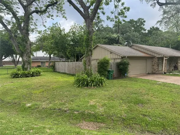 9386 Livernois RD, Houston, TX 77080