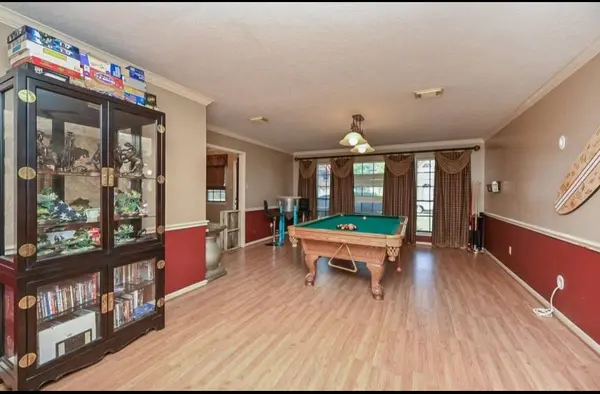 1013 Chesterwood DR, Pearland, TX 77581
