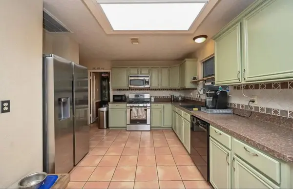 1013 Chesterwood DR, Pearland, TX 77581