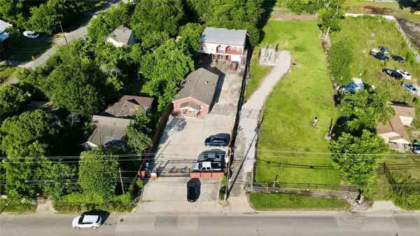 9944 E Hardy RD, Houston, TX 77093