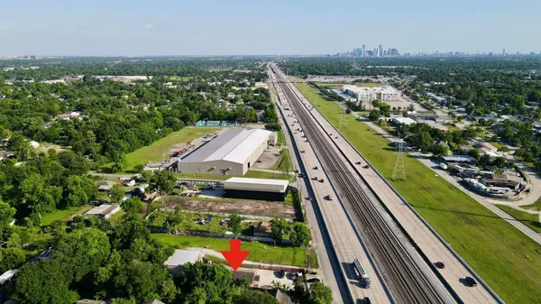 9944 E Hardy RD, Houston, TX 77093