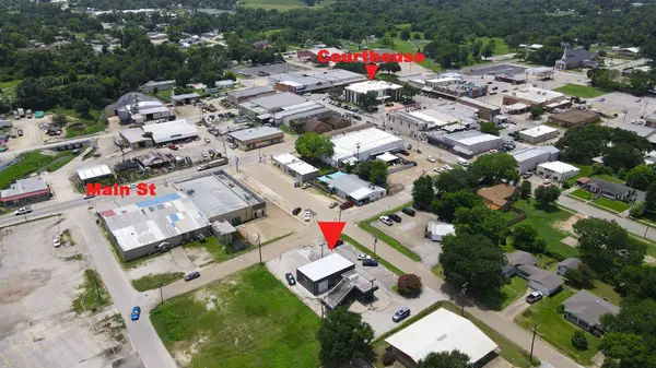 207 E Cottonwood ST, Madisonville, TX 77864