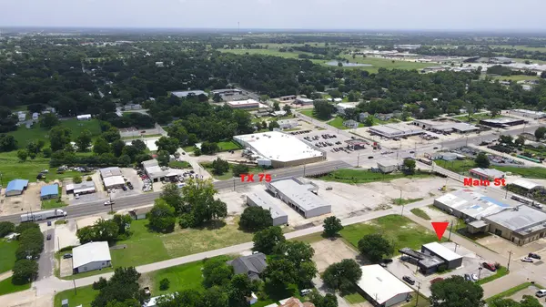 207 E Cottonwood ST, Madisonville, TX 77864