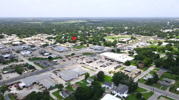 207 E Cottonwood ST, Madisonville, TX 77864