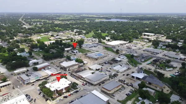 207 E Cottonwood ST, Madisonville, TX 77864