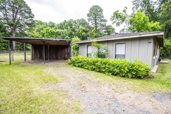 920 Elliott Rd, Texarkana, TX 75501