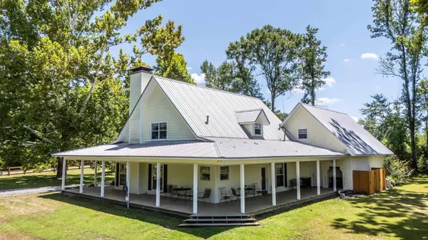 209 COUNTY RD 333, De Berry, TX 75639