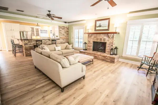 209 COUNTY RD 333, De Berry, TX 75639