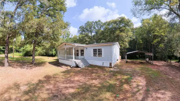 251 E Longs Camp Rd, Karnack, TX 75661