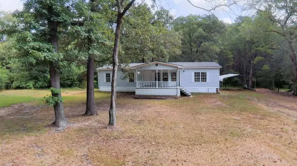 251 E Longs Camp Rd, Karnack, TX 75661
