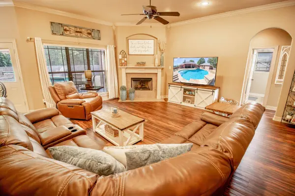 135 Pond Dr, Marshall, TX 75672