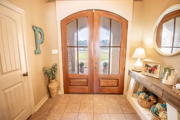 135 Pond Dr, Marshall, TX 75672