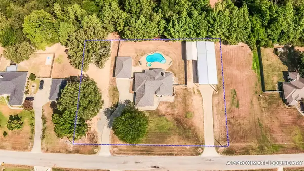 135 Pond Dr, Marshall, TX 75672
