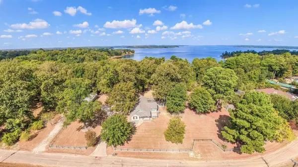237 LAKEVIEW CIRCLE, Jefferson, TX 75657