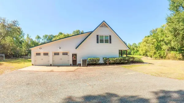 3500 S State Line Rd, Waskom, TX 75692