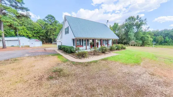 3500 S State Line Rd, Waskom, TX 75692