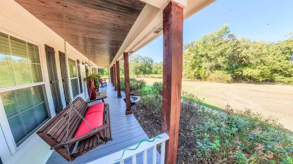 3500 S State Line Rd, Waskom, TX 75692