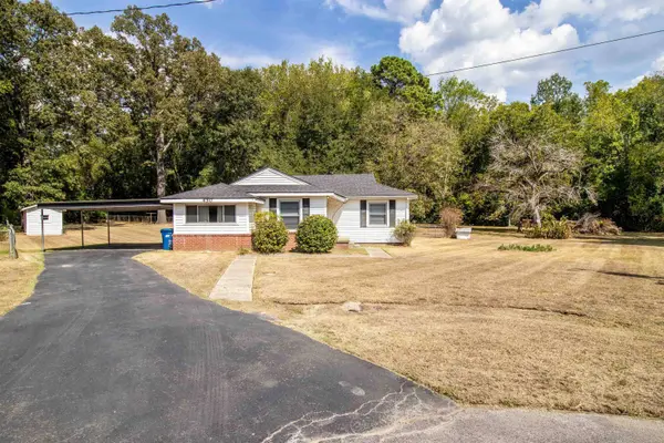 450 Beall Cir, Waskom, TX 75692