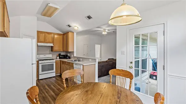 2009 Kimmy DR, Bryan, TX 77807