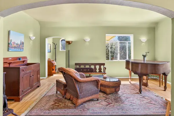 W 6825 2nd ST, Rio Linda, CA 95673