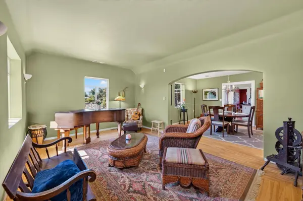 W 6825 2nd ST, Rio Linda, CA 95673