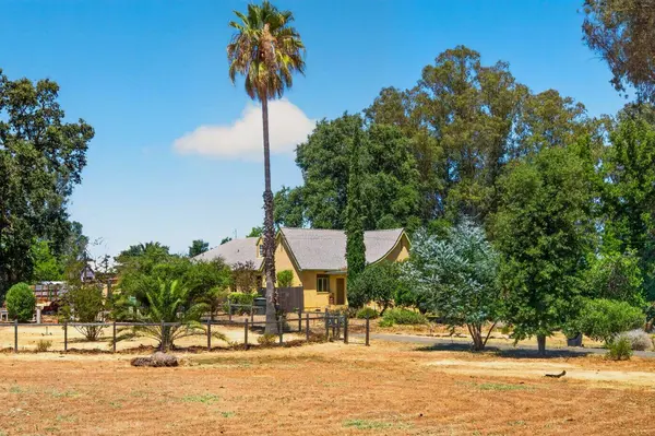 W 6825 2nd ST, Rio Linda, CA 95673