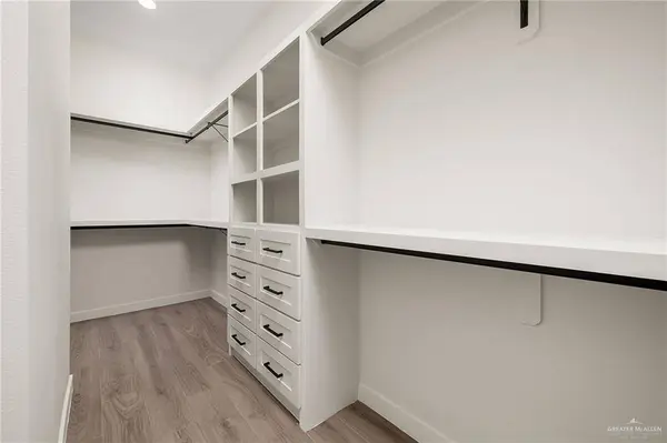 9806 N 25th LN, Mcallen, TX 78572