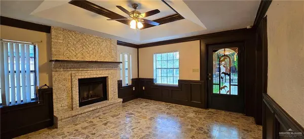 914 Chihuahua ST, Mission, TX 78572