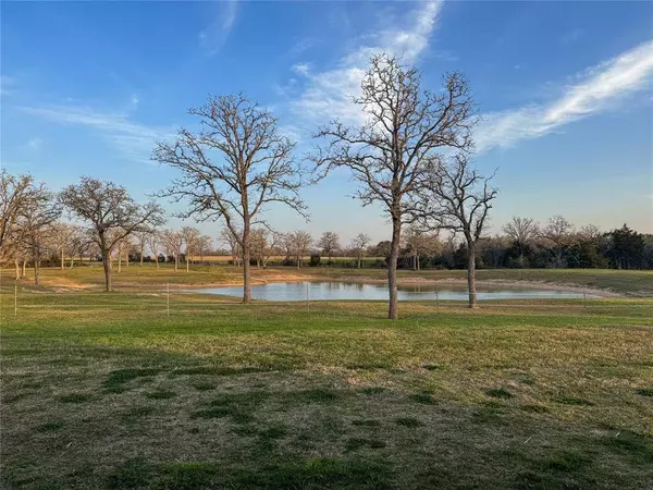 1674 County Road 126, Hallettsville, TX 77964
