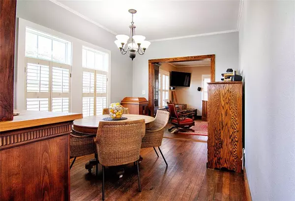 800 S Main ST, Hallettsville, TX 77964