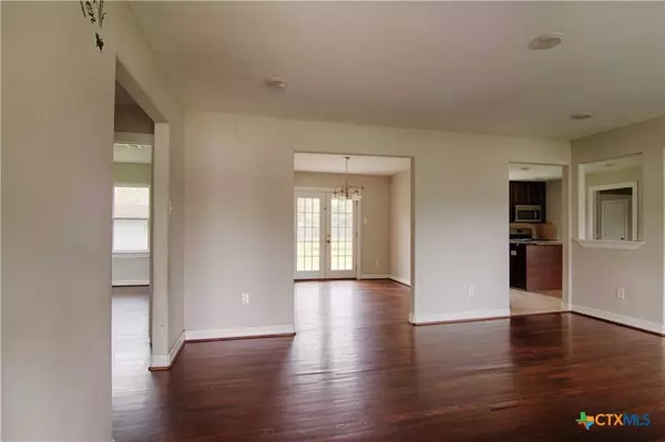 125 Burford DR, Columbus, TX 78934