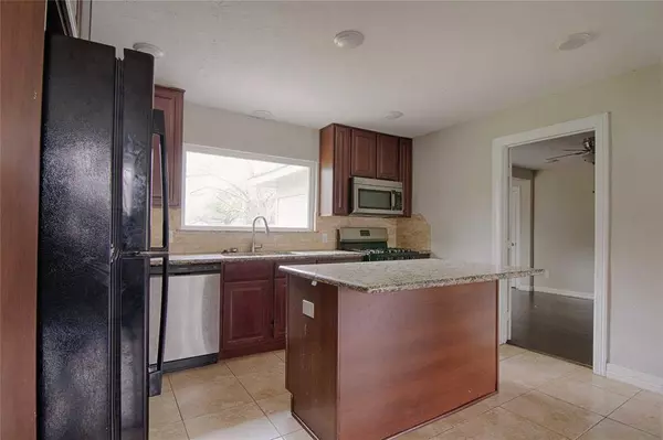 125 Burford DR, Columbus, TX 78934