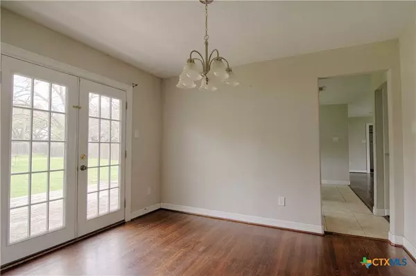 125 Burford DR, Columbus, TX 78934