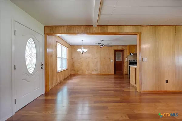 1001 US Highway 77 N, Hallettsville, TX 77964