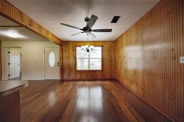 1001 US Highway 77 N, Hallettsville, TX 77964