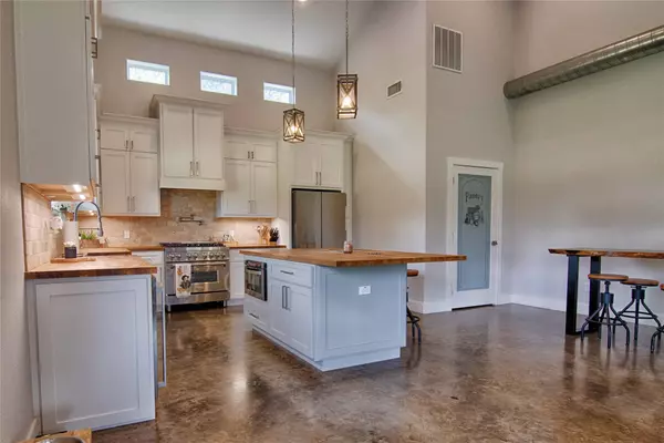 15545 State Highway 111 E, Yoakum, TX 77995