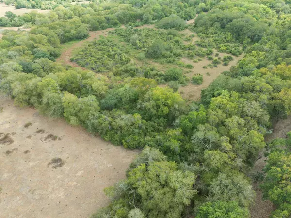 202 County Road 142b, Sublime, TX 77986