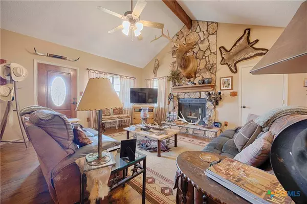 1185 County Road 146, Sublime, TX 77986