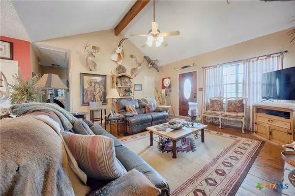 1185 County Road 146, Sublime, TX 77986