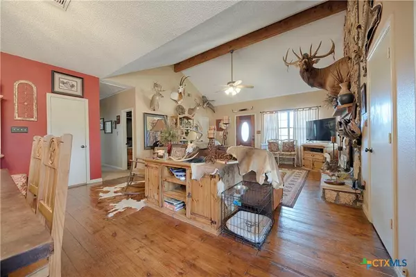 1185 County Road 146, Sublime, TX 77986