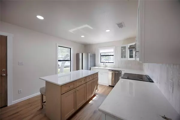 314 S Ridge ST, Hallettsville, TX 77964