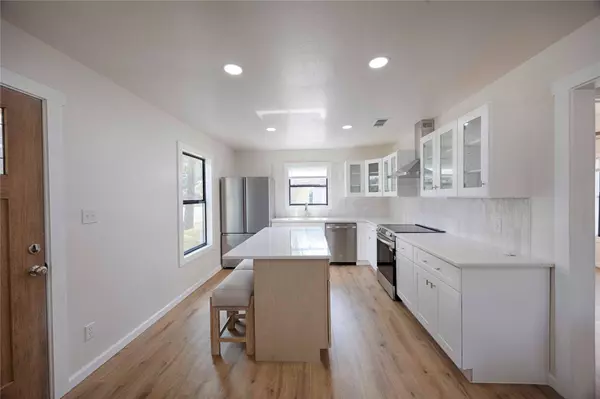 314 S Ridge ST, Hallettsville, TX 77964