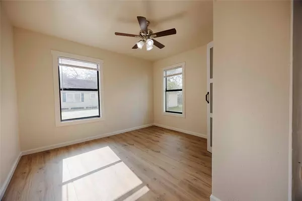 314 S Ridge ST, Hallettsville, TX 77964