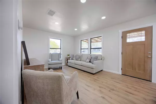 314 S Ridge ST, Hallettsville, TX 77964