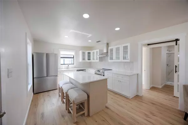 314 S Ridge ST, Hallettsville, TX 77964