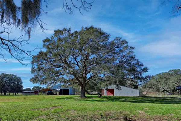 1168 County Road 450, Hallettsville, TX 77964