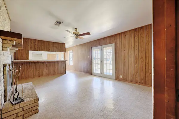 1168 County Road 450, Hallettsville, TX 77964