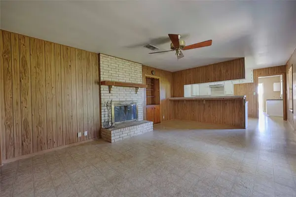 1168 County Road 450, Hallettsville, TX 77964