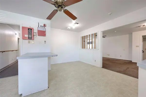 122 Ave E, Shiner, TX 77984