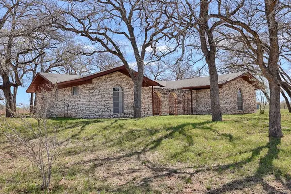 395 State Highway 304, Gonzales, TX 78629